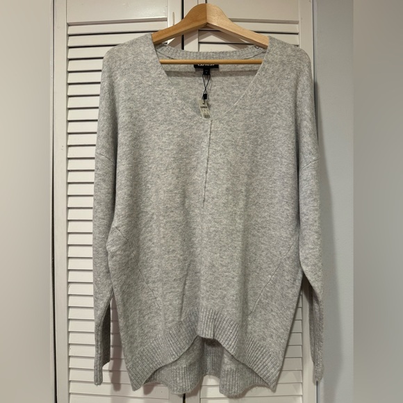 NWT Women’s EXPRESS Seamed V-Neck Tunic Sweater - Silver Heather Gray - Picture 5 of 6